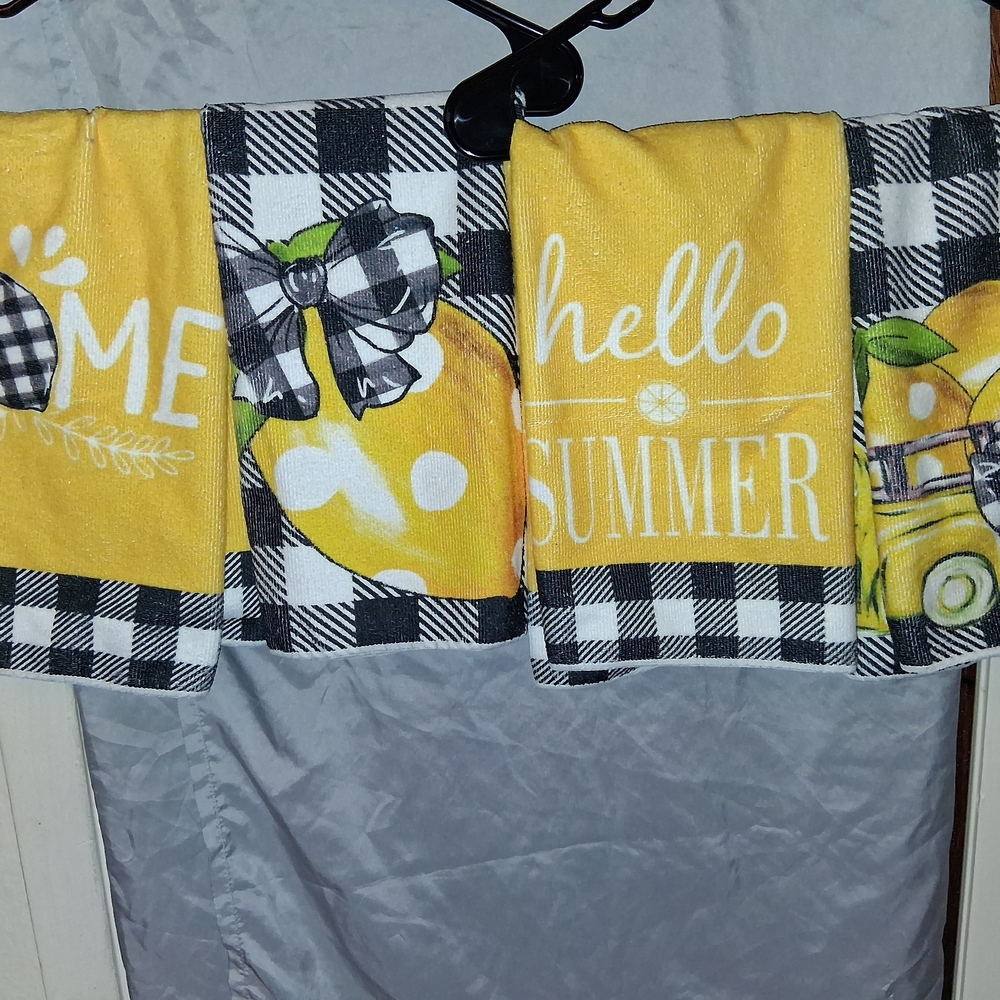 SHEIN Yellow and Black Kitchen Towels Set - Picture 2 of 7